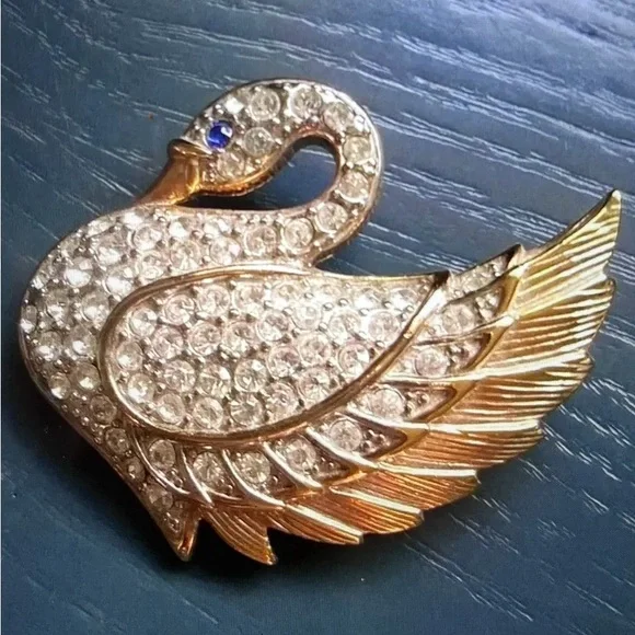 Monet gold bow brooch - Picture 11 of 13